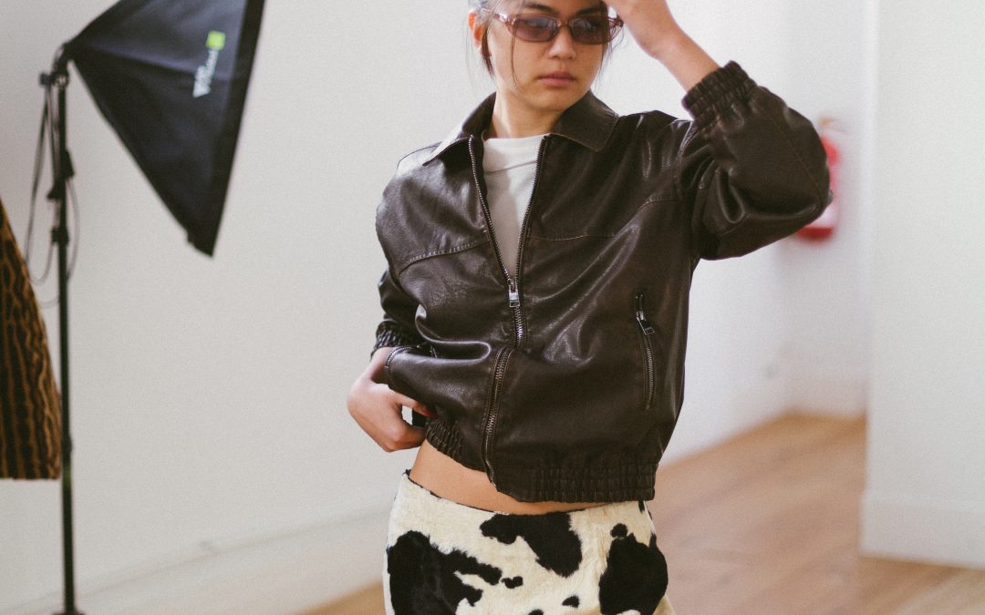 Texturas que mandan: piel, faux fur redefinen el invierno